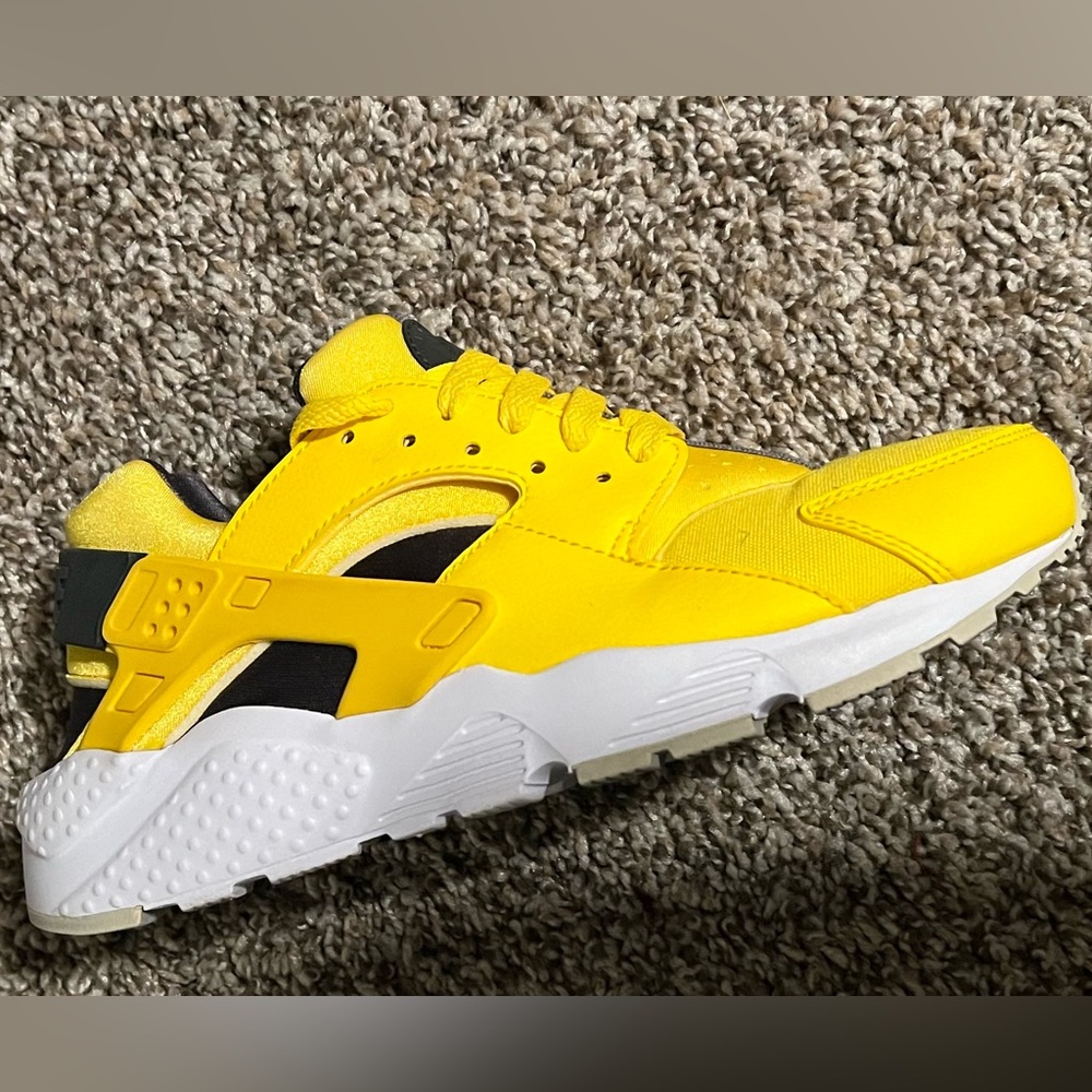 Nike Air Huarache Run/7Y/Yellow/Preowned/No Box